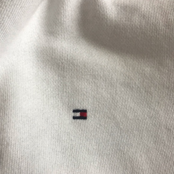 Tommy Hilfigur cropped sweatshirt 3/4 zip - Picture 2 of 3